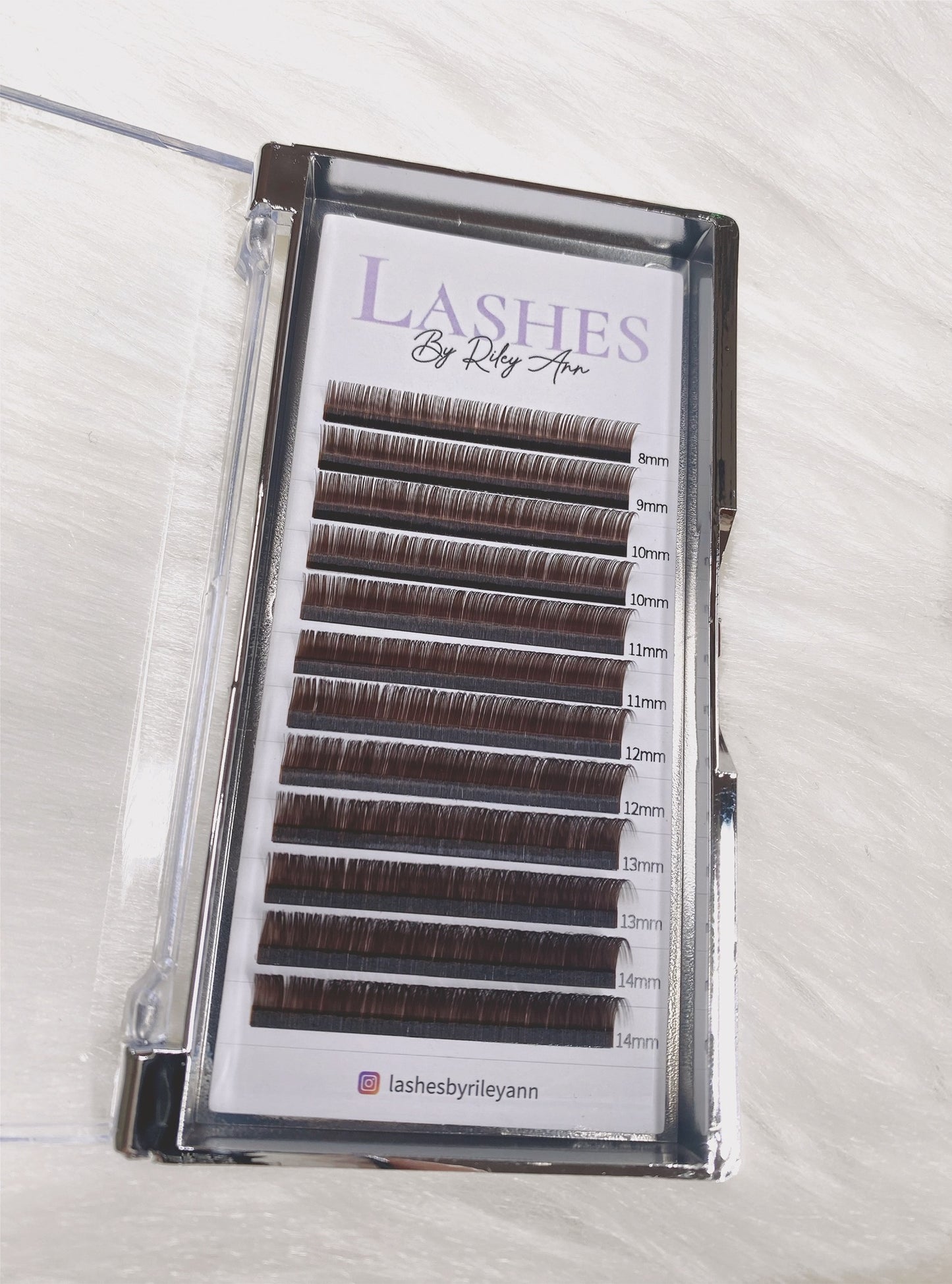 Brown Lash Extentions